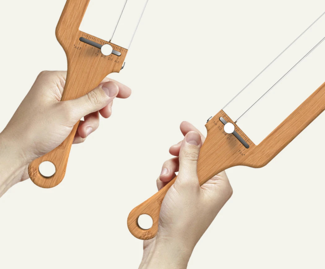 Left-Handed Bread Knives: What to Look for and How to Set Up a Reversible Blade